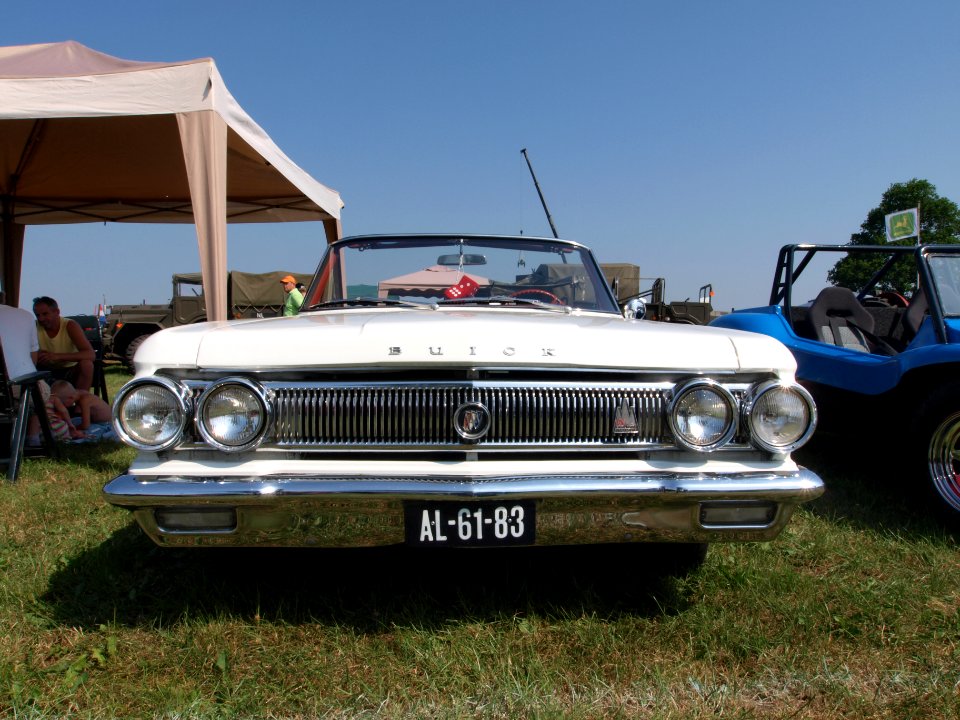 1963_Buick_Skylark_pic2