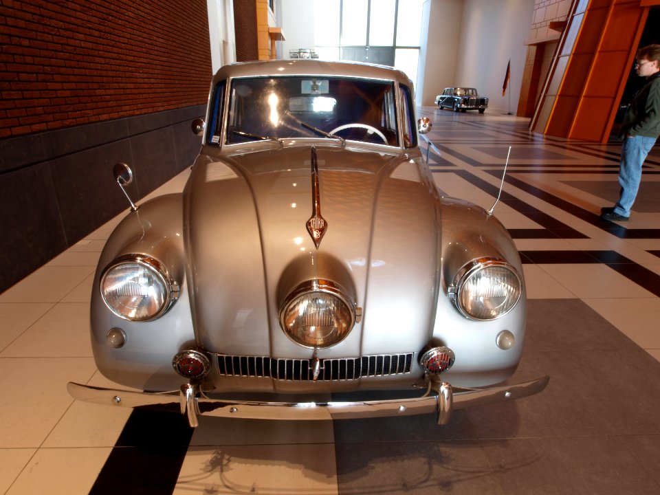 1948_Tatra_87_photo2