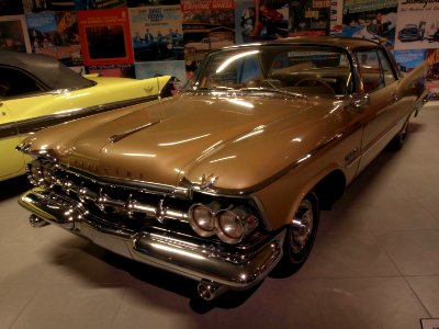 1959_Imperial_Crown_Sedan