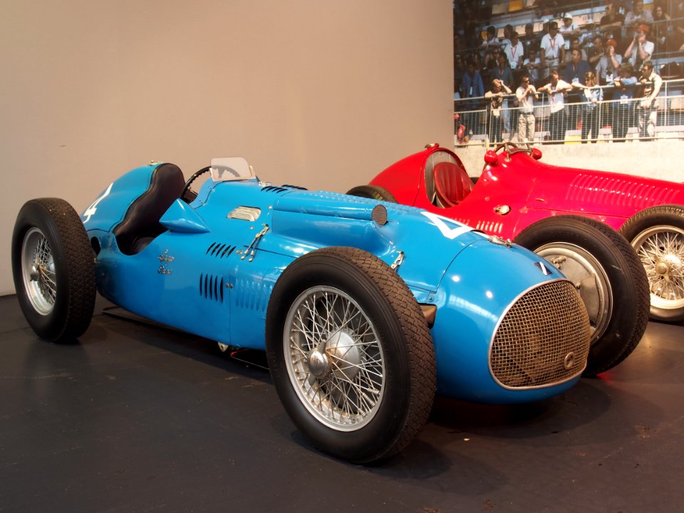 1949_Talbot_GP_26C,_6_cylinder,_4483cm3,_240hp,_260kmh,_photo_3