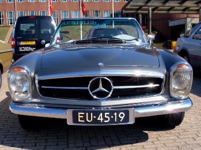 1965_Mercedes_Benz,_Dutch_licecence_registration_EU-45-19,_pic1