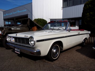 1965_Dodge_Dart_270,_pict5