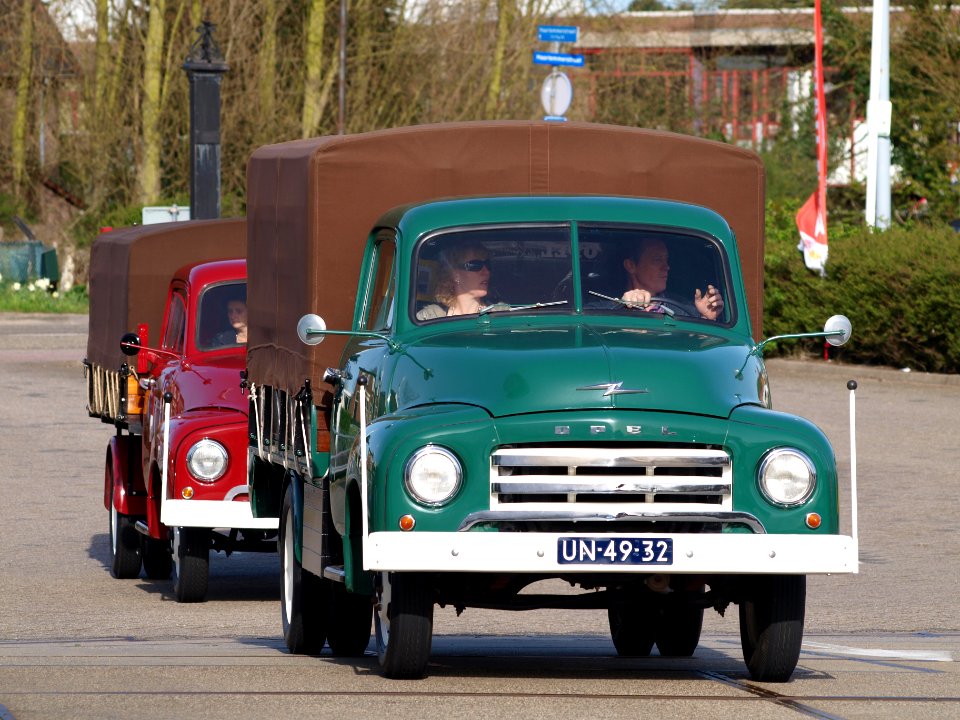 1959_Opel_1_75T-330