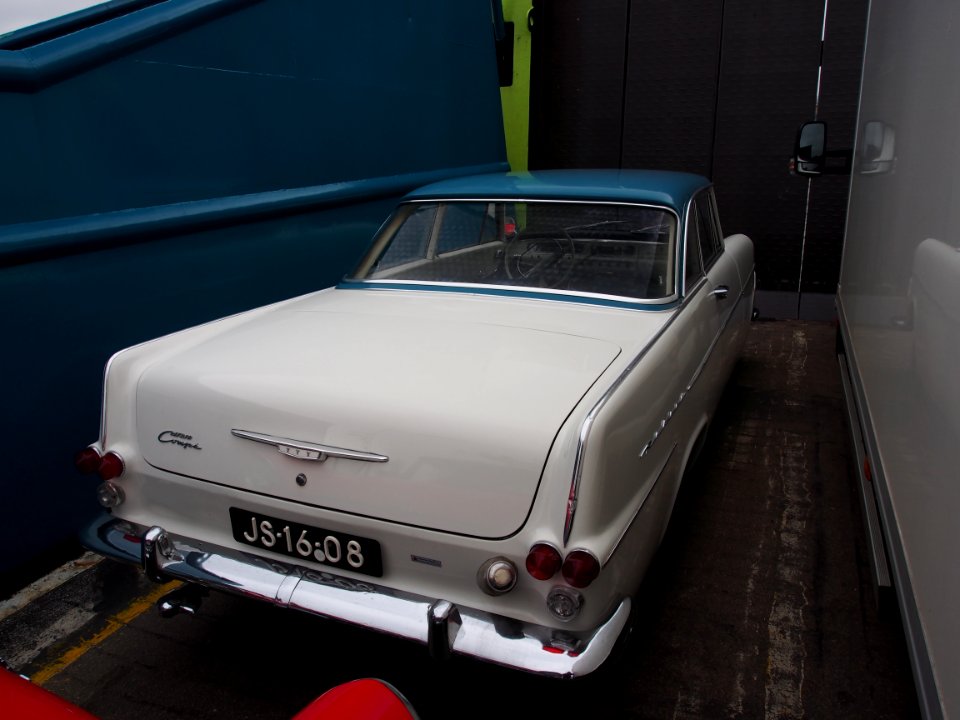 1963_Opel_17S2-AT,_1963_Opel_Rekord_Coupé,_pict1