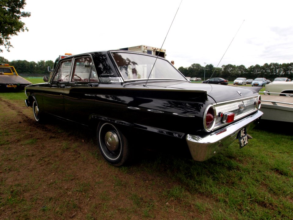 1962_Ford_Fairlane,_Dutch_licence_registration_AE-11-32_p9