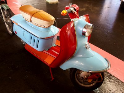 1962_Heinkel_150_Der_Nachzügler,_150cc_9hp,_85kmh_Stückzahl_7000_bild_2