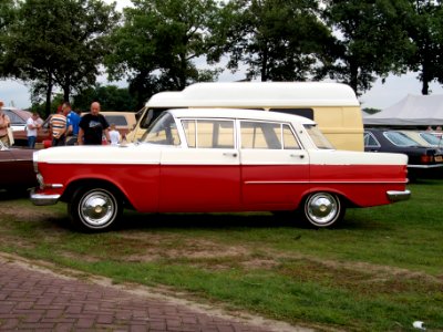 1962_Opel_Kapitan,_Dutch_licence_registration_AM-99-37_p3
