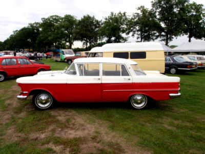 1962_Opel_Kapitan,_Dutch_licence_registration_AM-99-37_p2