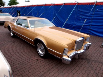 1975_Lincoln_Continental_Mark_IV,_Dutch_licence_registration_21-YB-60_p3