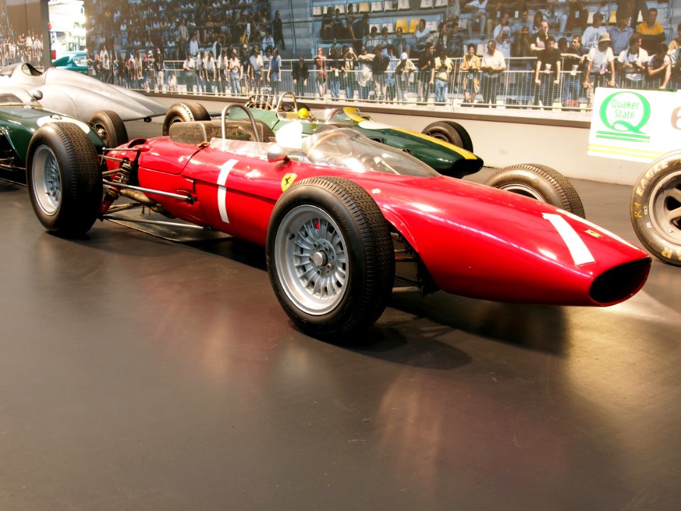1963_Ferrari_F1_156B,_6_cylinder,_200hp,_1480cm3,_230kmh,_driven_by_Lorenzo_Bandini,_photo_1