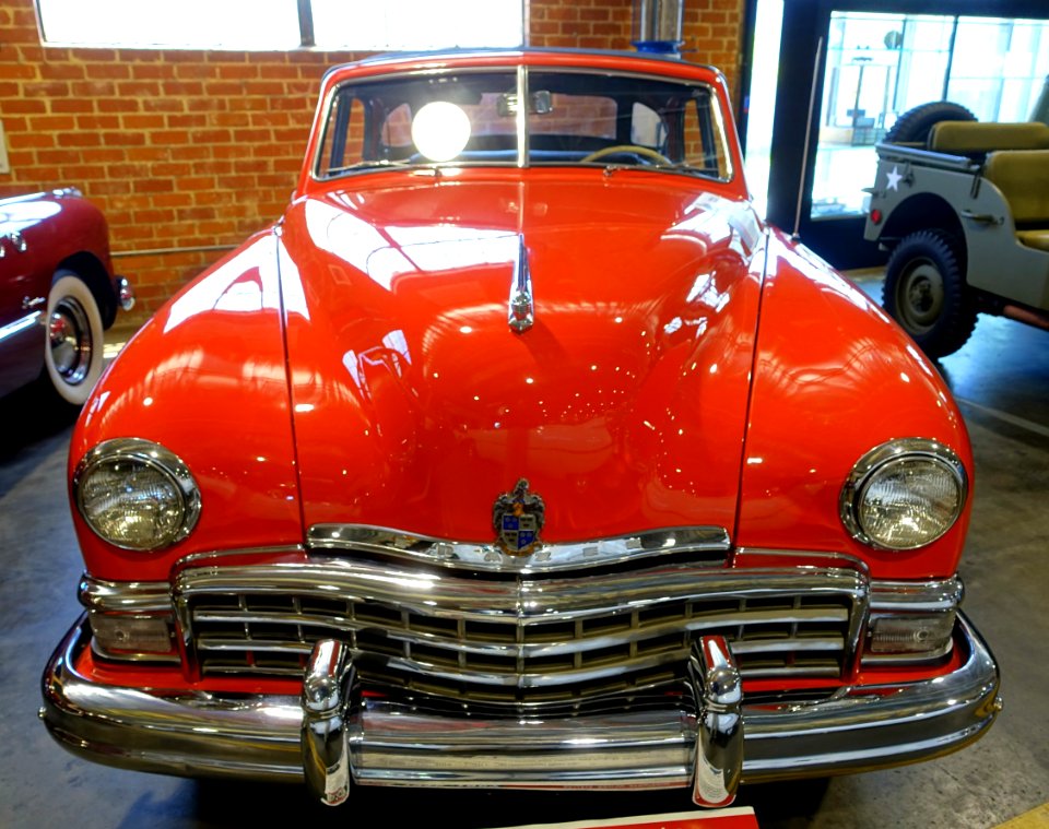 1949_Frazer_Manhattan_-_Automobile_Driving_Museum_-_El_Segundo,_CA_-_DSC02136