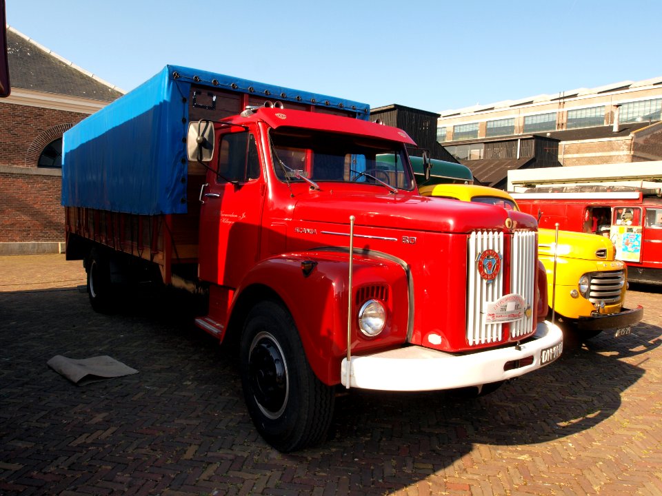 1972_Scania_L8054_(1972),_Dutch_licence_registration_DN-91-03_pic2