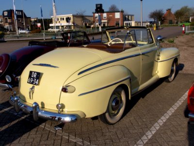 1947Ford_V8_Cabrio,_licence_registration_DR-69-34,_pic_5