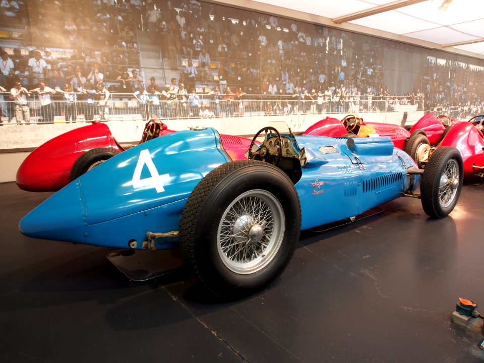 1949_Talbot_GP_26C,_6_cylinder,_4483cm3,_240hp,_260kmh,_photo_1