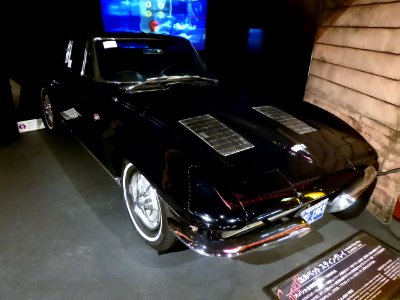 1963_Chevrolet_Corvette_Stingray_(C2)_front