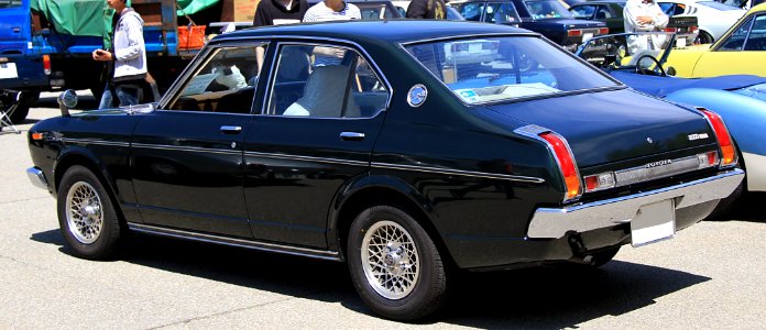 1974_Toyota_Carina_2000EFI_rear