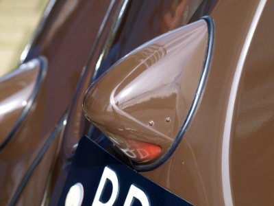 1949_Volkswagen_taillight_pic13