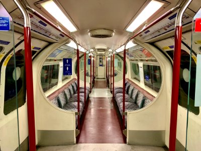 1972_stock_train_on_the_Bakerloo_line_July_2020