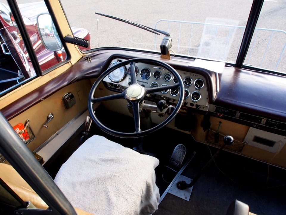 1963_Leyland_Royal_Tiger_Cub_autobus_pic-015