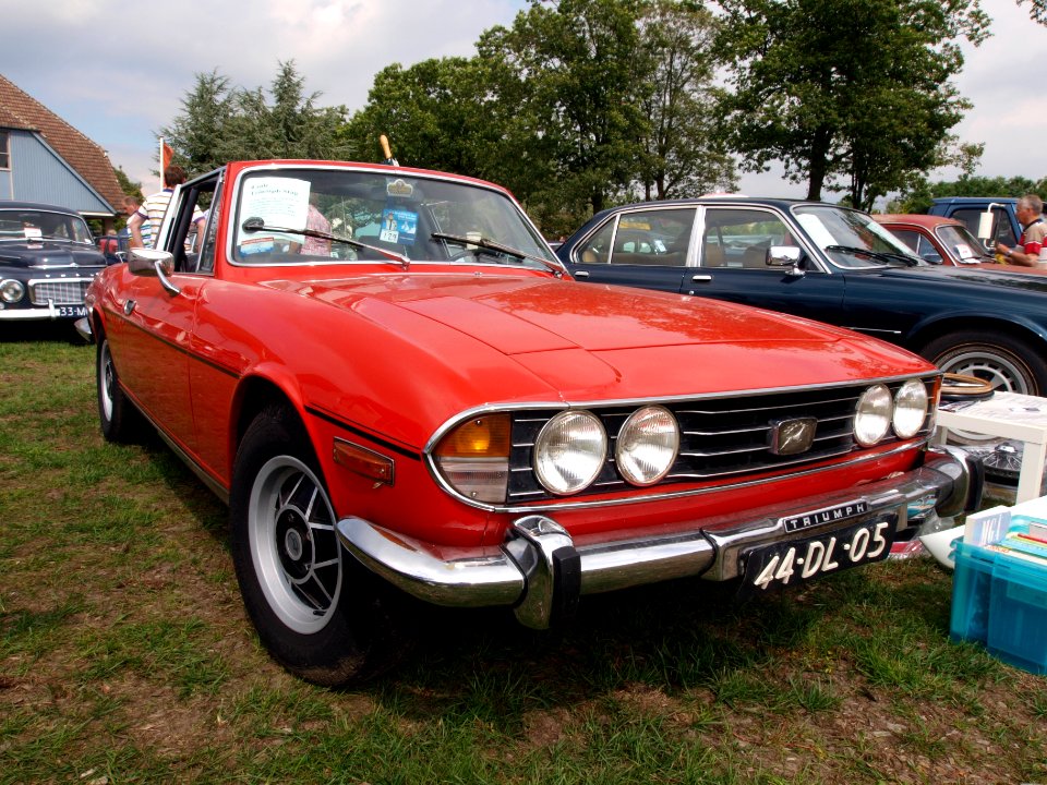 1974_Triumph_Stag,_Dutch_licence_registration_44-DL-05