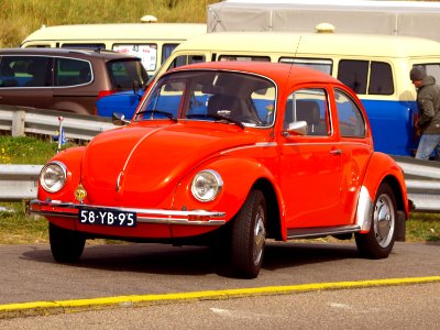 1975_Volkswagen_Beetle