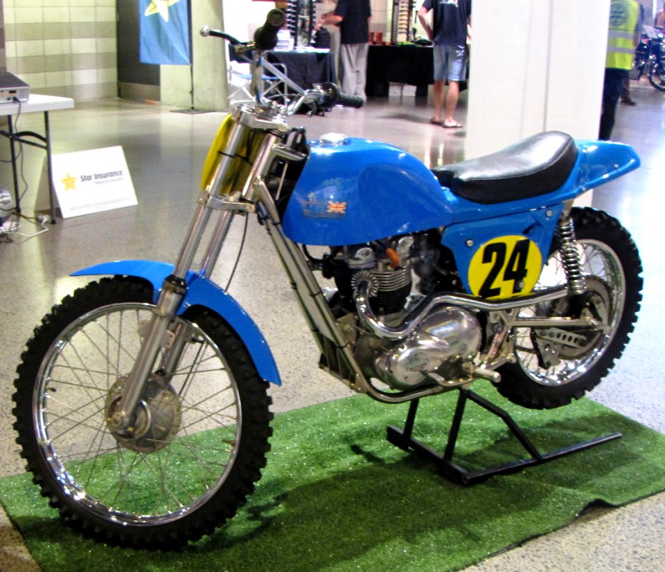 1966_Métisse_with_a_Triumph_engine