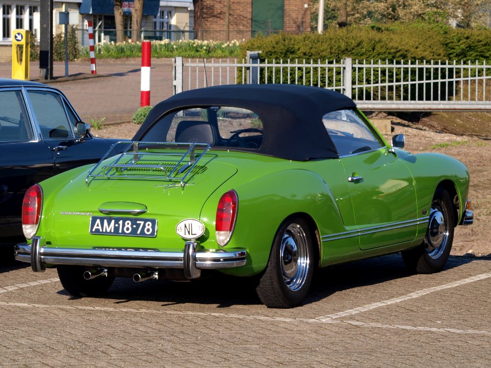 1972_Volkswagen_Karmann_GHIA,_Dutch_licecence_registration_AM-18-78,_pic3