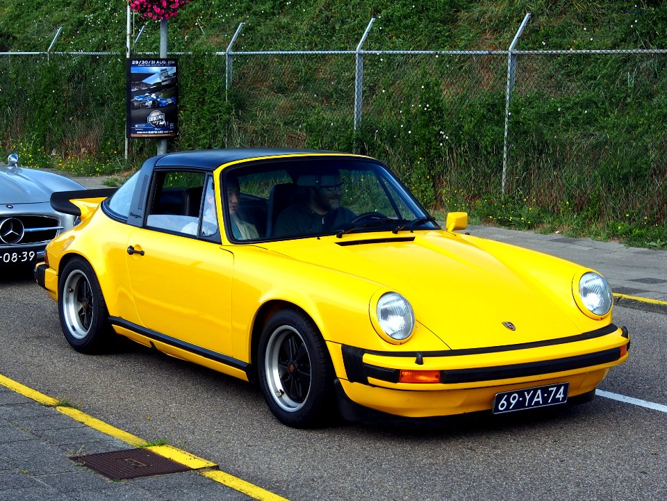 1975_PORSCHE_CARRERA_TARGA,_licence_69-YA-74