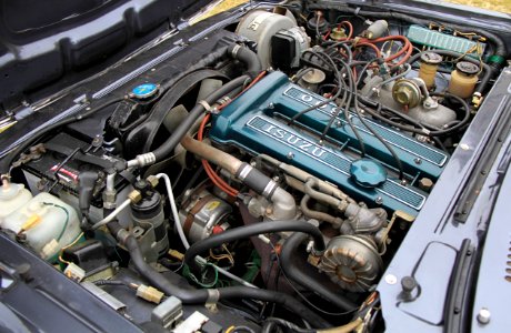 1978_Isuzu_117_Coupe_engine