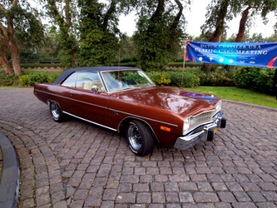1973_Dodge_Dart_Swinger_photo-3