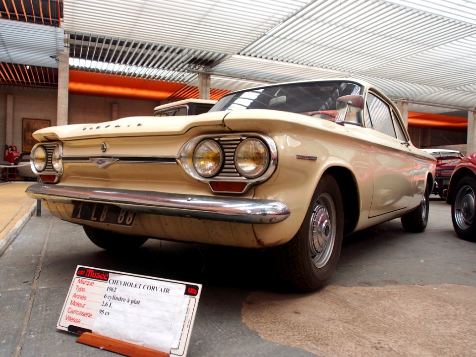 1962_Chevrolet_Corvair_6cyl_2,6L_95hp_pic1