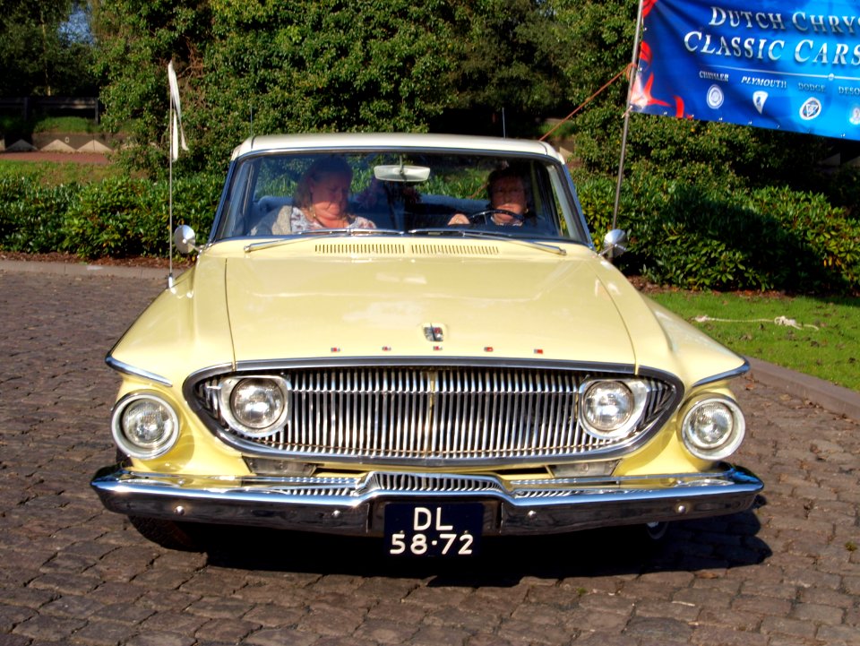 1962_Dodge_Dart_photo-9