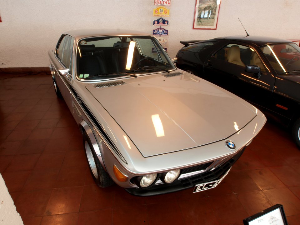 1972_BMW_3.0_CSL,_180hp,_2985cc,_217kmh_p2