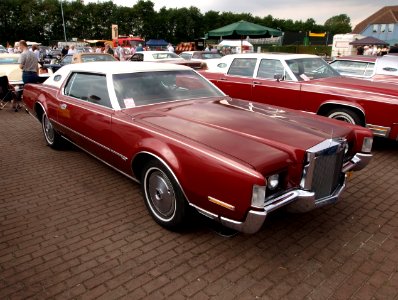 1972_Lincoln_Continental_Mark_IV,_Dutch_licence_registration_AH-33-26_p2