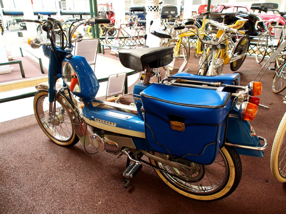 1973_Peugeot_Cyclomoteur_104_F3_photo11