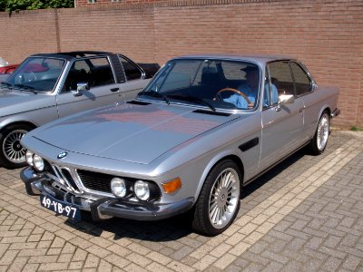 1975_BMW_3.0_CS_photo-1