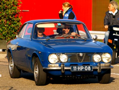 1975_Blue_Alfa_Romeo_GT_Junior_1.3_Lusso