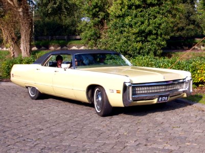 1972_Chrysler_Imperial_Le_Baron_photo-4