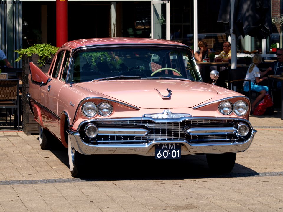 1959_dodge_Coronet_at_the_at_the_SPECIAAL_Auto_Evenement_Nijkerk_2011,_pic9