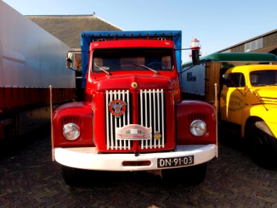 1972_Scania_L8054_(1972),_Dutch_licence_registration_DN-91-03_pic1