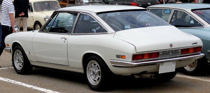 1973-1976_Isuzu_117_Coupe_XC_rear