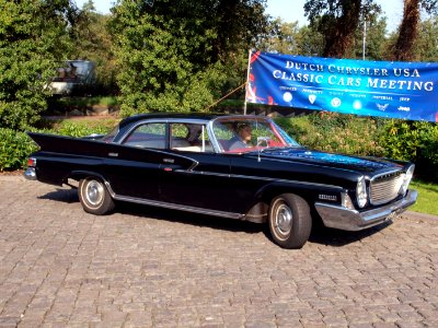 1961_Chrysler_Saratoga_photo-3