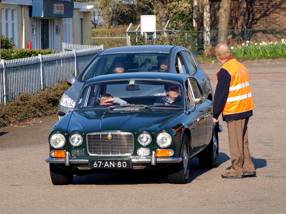 1974_Jaguar_XJ6-4.2,_Dutch_licence_registratoin_67-AN-80