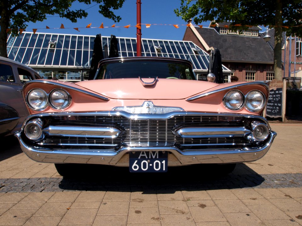 1959_dodge_Coronet_at_the_at_the_SPECIAAL_Auto_Evenement_Nijkerk_2011,_pic5