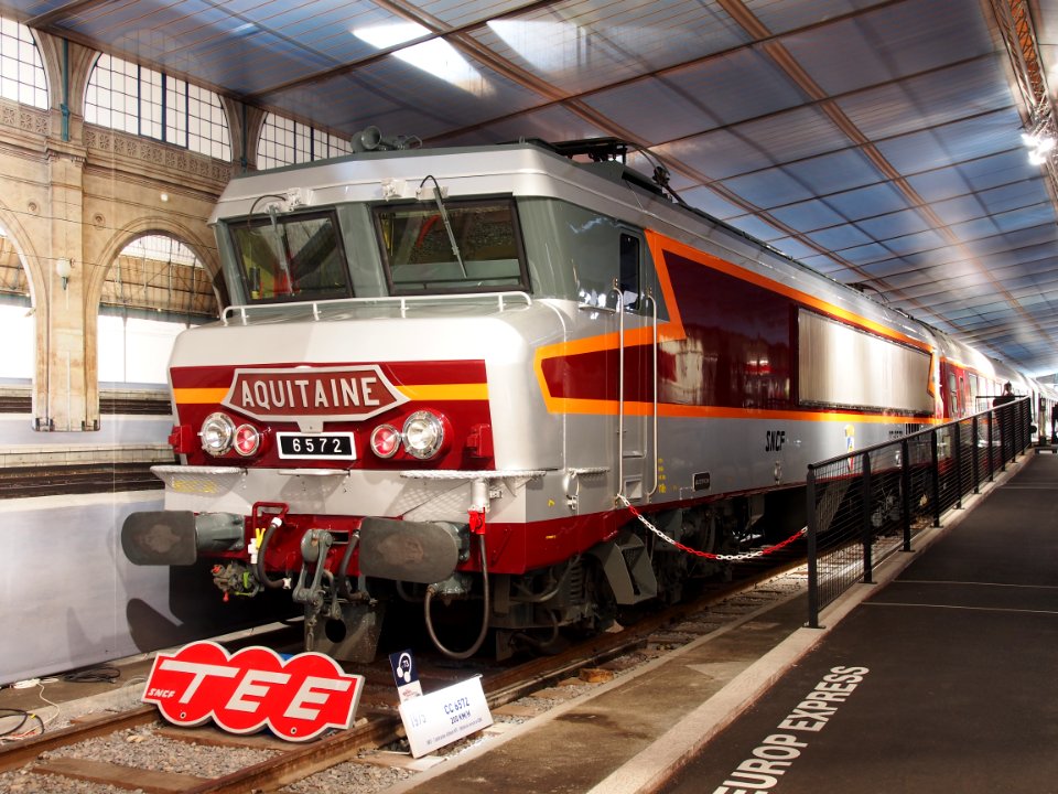1975_SNCF_TEE_CC6572_Aquitaine_6572