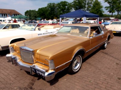 1975_Lincoln_Continental_Mark_IV,_Dutch_licence_registration_21-YB-60_p4