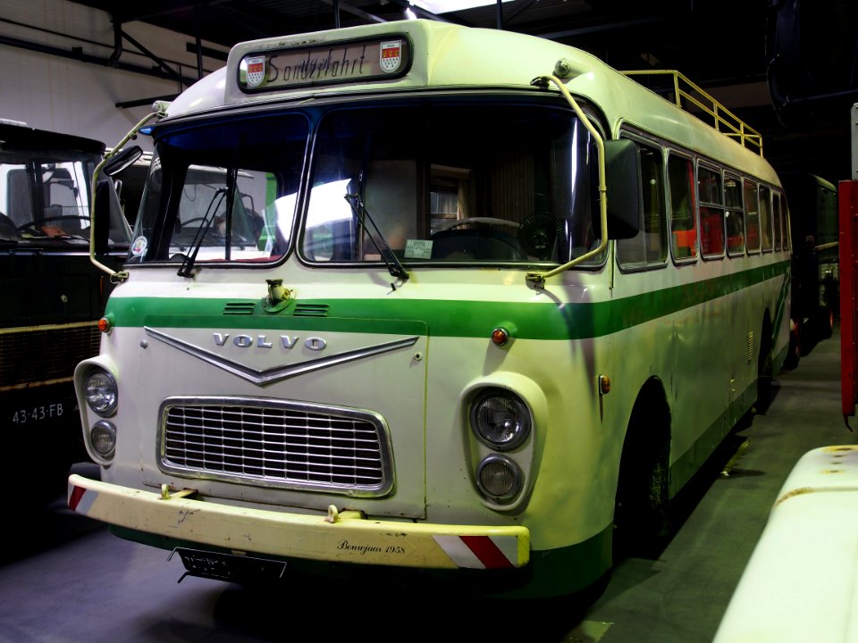 1958_Volvo_bus,_pic2
