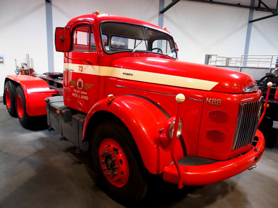 1972_Volvo_N88,_pic3