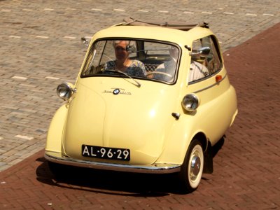 1959_BMW_Isetta_300_AL-96-29_p2