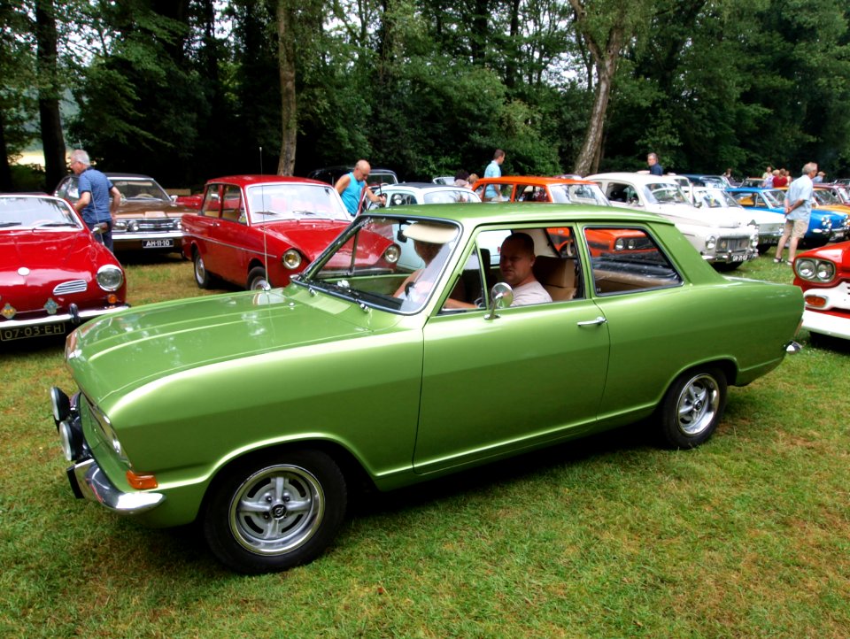1973_Opel_Kadett_12_pic-004